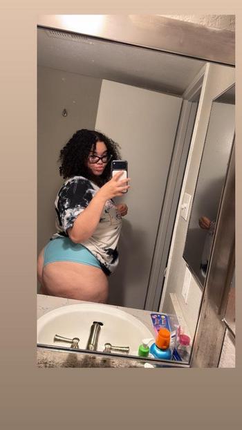 jules, 22  female escort, Cleveland