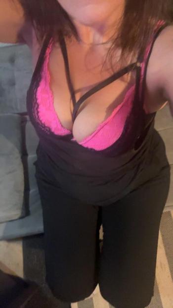 Brandi, 47  female escort, Cleveland