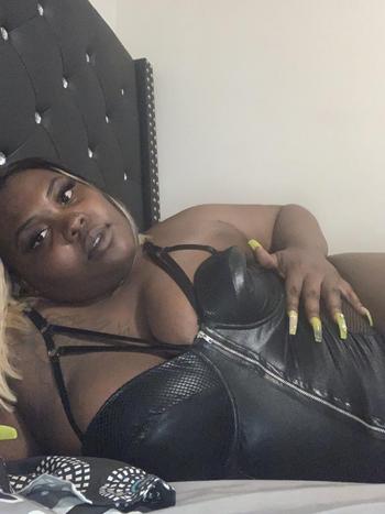 Chocolate, 27  female escort, Cleveland